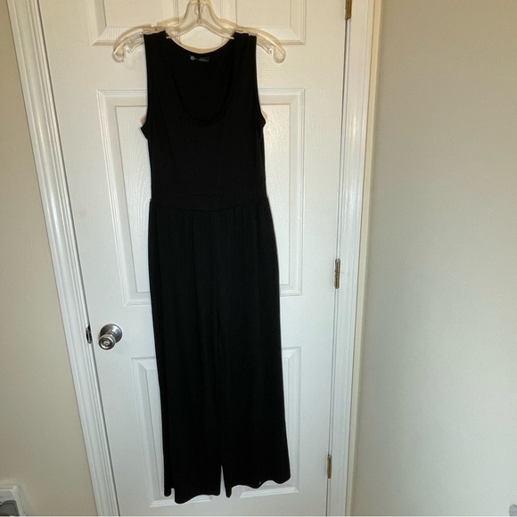 pretty garden Pants - Pretty Garden Black Sleeveless Wide-Leg Jumpsuit – Women’s Small, Casual Chic